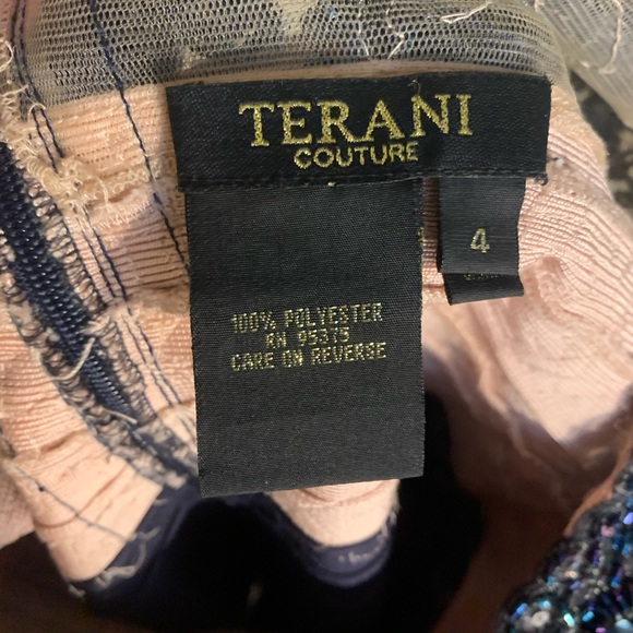 Dress - Picture 3 of 4